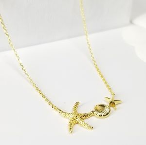 NWT Trending Starfish Shell Necklace